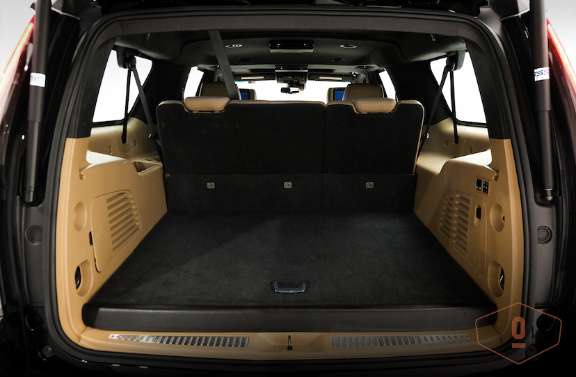 Foto do veículo CADILLAC ESCALADE ESV 4X4 PLATINUM 7L 2018 31 KM 870.000,00