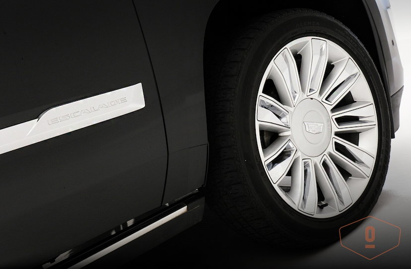 Foto do veículo CADILLAC ESCALADE ESV 4X4 PLATINUM 7L 2018 31 KM 870.000,00