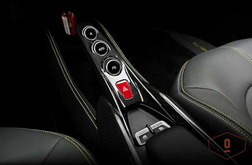 Foto do veículo FERRARI F8 TRIBUTO TRIBUTO 2022 6.115 KM 3.950.000,00