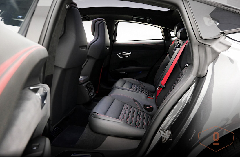 Foto do veículo AUDI RS E-TRON GT GT 2022 2 KM 550.000,00