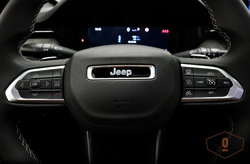 Foto do veículo JEEP COMMANDER TD380 OVERLAND 4X4 2023 55 KM 275.000,00