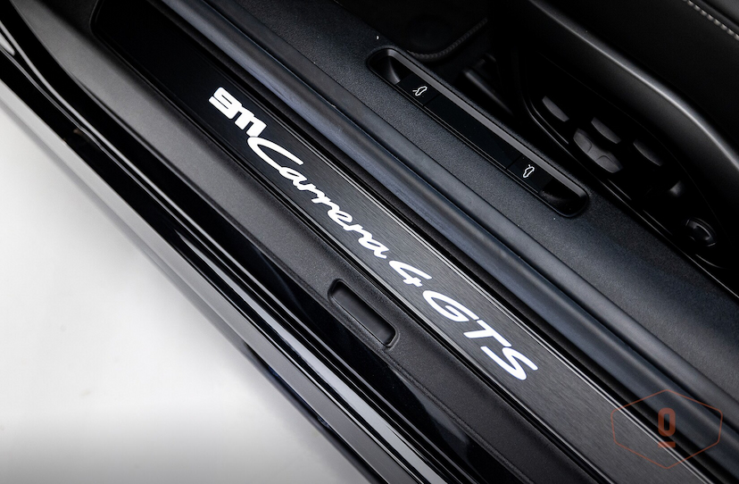 Foto do veículo PORSCHE 911 CARRERA 4 GTS 2024 4.027 KM 1.150.000,00