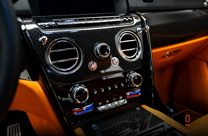Foto do veículo ROLLS-ROYCE CULLINAN BLACK BADGE 2023 1 KM 7.200.000,00