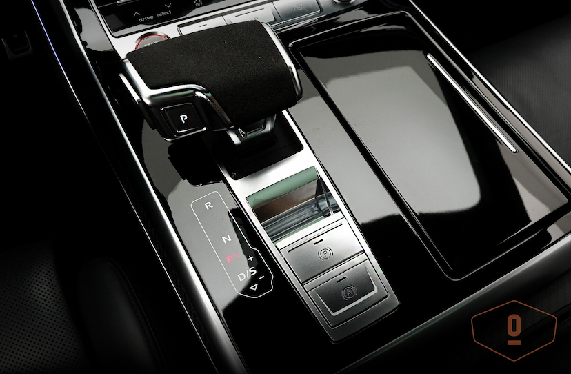 Foto do veículo AUDI RSQ8 4.0 V8 TWINTURBO MHEV TIPTRONIC  17 KM 790.000,00