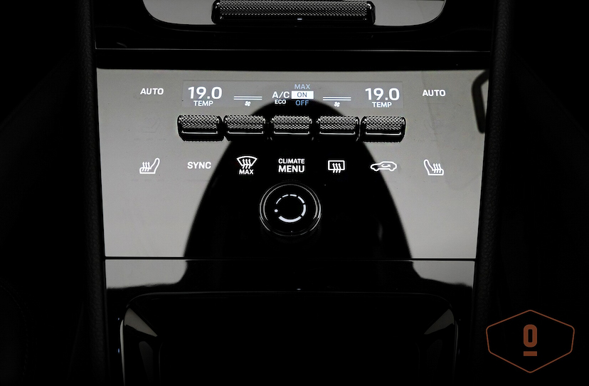 Foto do veículo PORSCHE CAYENNE E-HYBRID COUPÉ 2024 3 KM 1.030.000,00