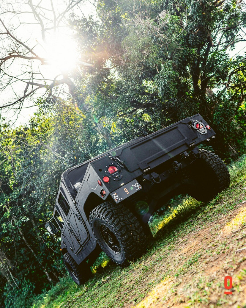 Foto do veículo HUMMER H1   1987 126.494 KM 650.000,00