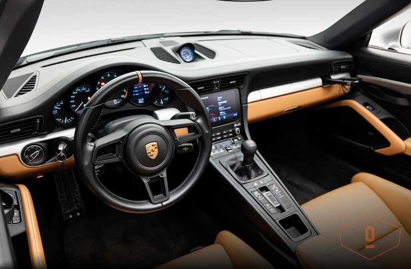 Foto do veículo PORSCHE 911 SPEEDSTER MANUAL 2019 6.032 KM 3.990.000,00