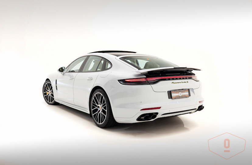 Foto do veículo PORSCHE PANAMERA TURBO S E-HYBRID  2023 11 KM 950.000,00