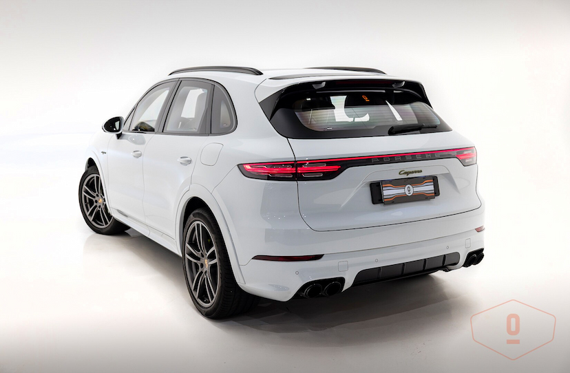 Foto do veículo PORSCHE CAYENNE E-HYBRID PLATINUM EDITION 2023 24.318 KM 690.000,00