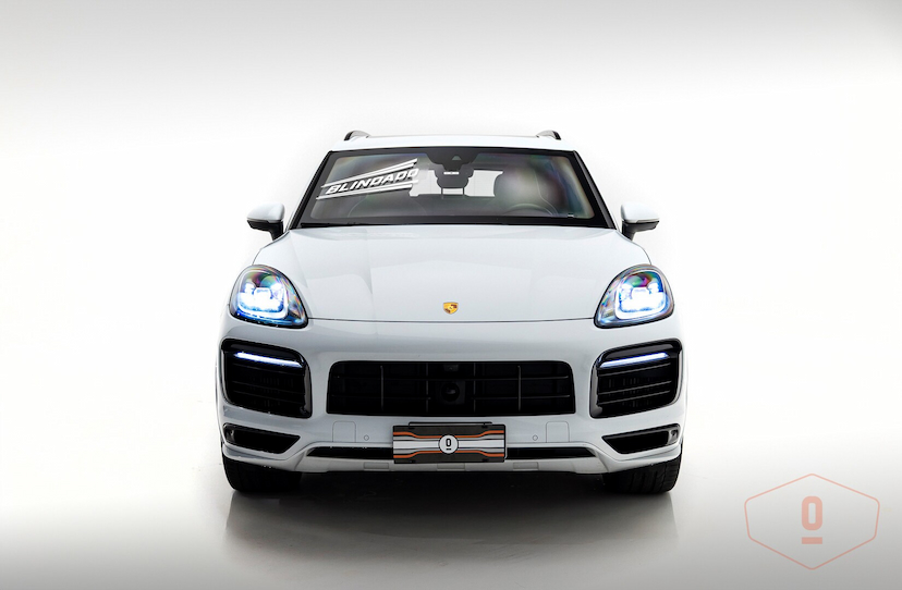 Foto do veículo PORSCHE CAYENNE E-HYBRID PLATINUM EDITION 2023 24.318 KM 690.000,00