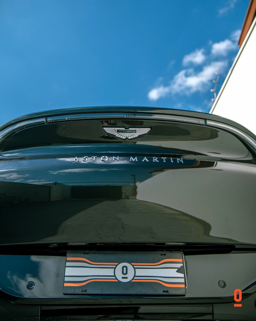 Foto do veículo ASTON MARTIN DBX   2022 3.514 KM 1.990.000,00