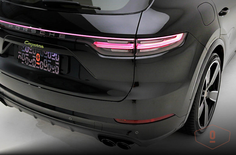 Foto do veículo PORSCHE CAYENNE E-HYBRID PLATINUM EDITION 2023 24.442 KM 630.000,00