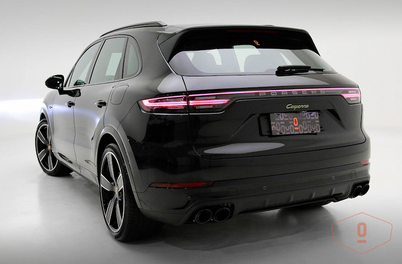 Foto do veículo PORSCHE CAYENNE E-HYBRID PLATINUM EDITION 2023 24.442 KM 630.000,00