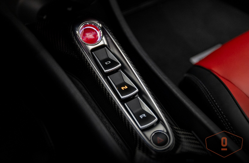 Foto do veículo MCLAREN ARTURA   2023 2.955 KM 2.400.000,00