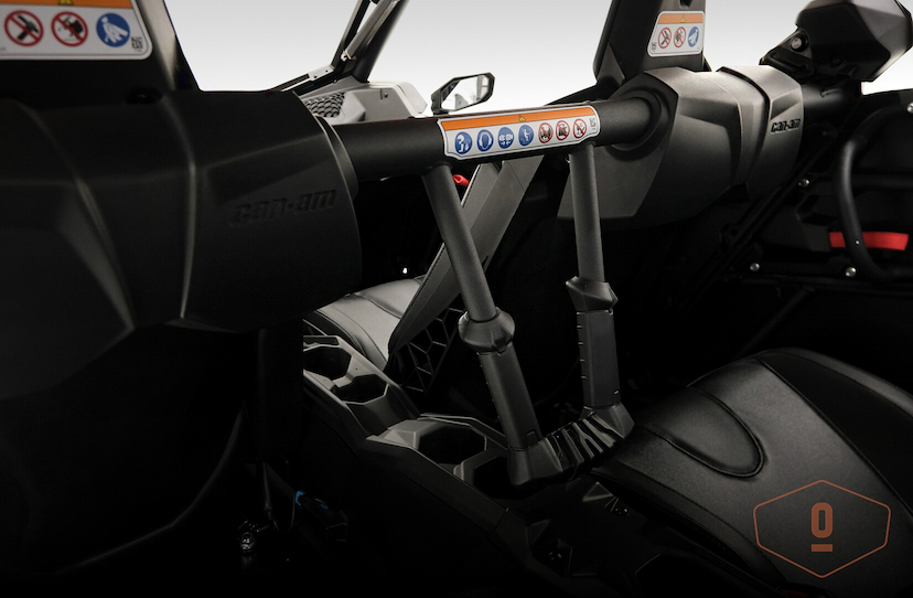 Foto do veículo CAN-AM MAVERICK X3 MAX  DS TURBO R 2023 202 KM 230.000,00