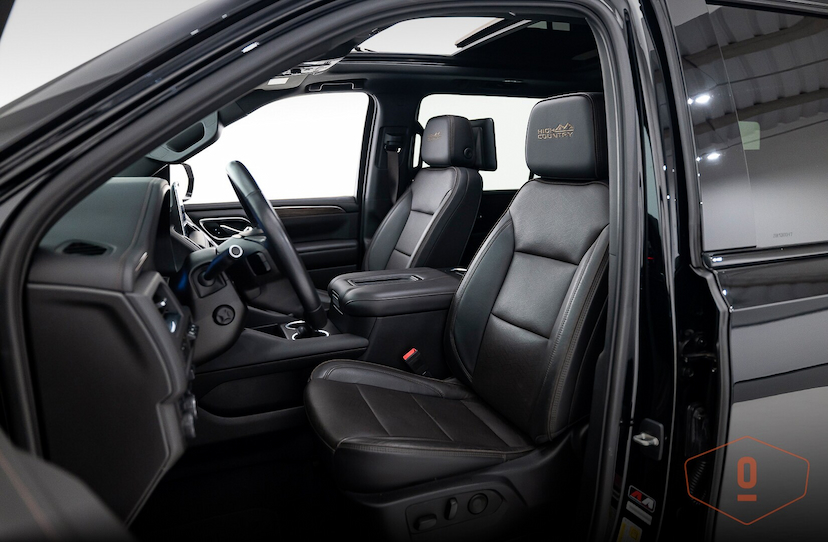 Foto do veículo CHEVROLET SUBURBAN HIGH COUNTRY 7L 2021 12.099 KM 950.000,00
