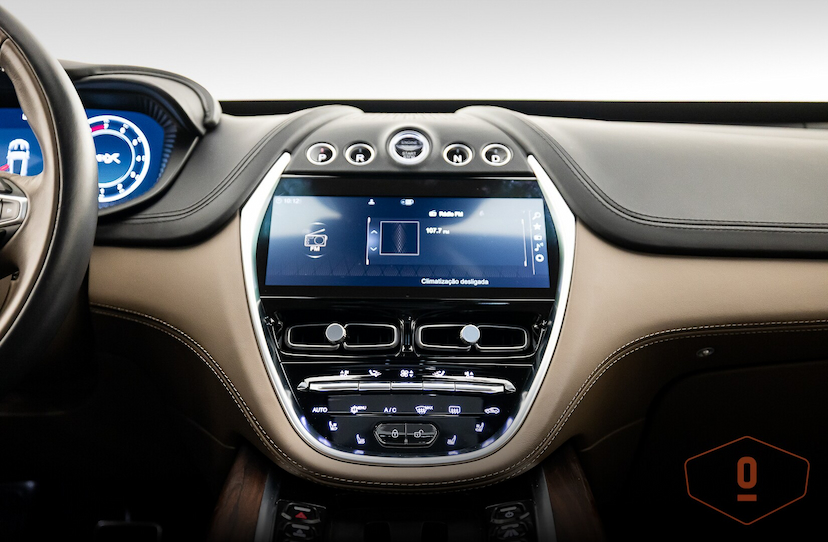 Foto do veículo ASTON MARTIN DBX   2022 3.514 KM 1.990.000,00