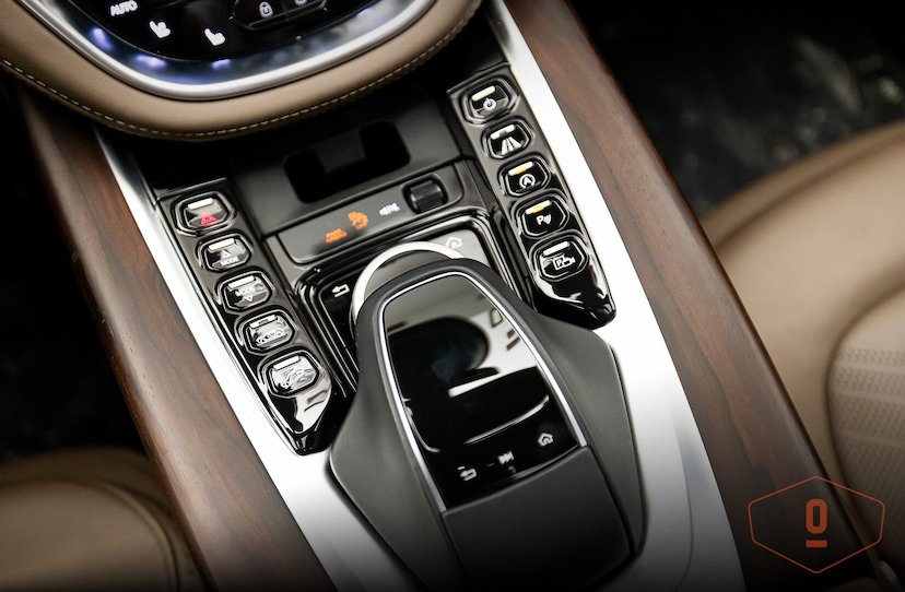 Foto do veículo ASTON MARTIN DBX   2022 3.514 KM 1.990.000,00