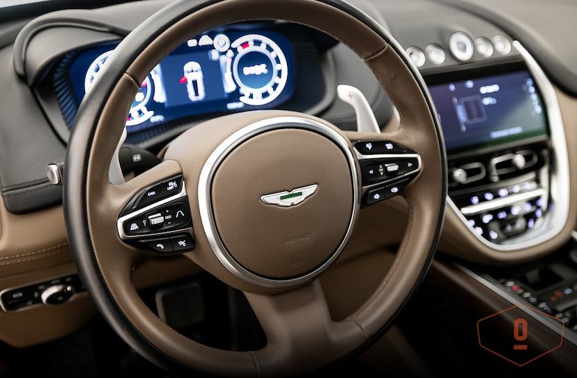 Foto do veículo ASTON MARTIN DBX   2022 3.514 KM 1.990.000,00