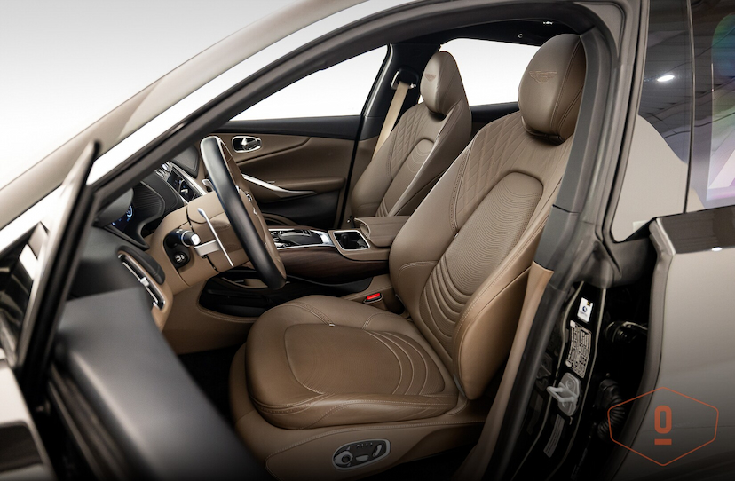 Foto do veículo ASTON MARTIN DBX   2022 3.514 KM 1.990.000,00