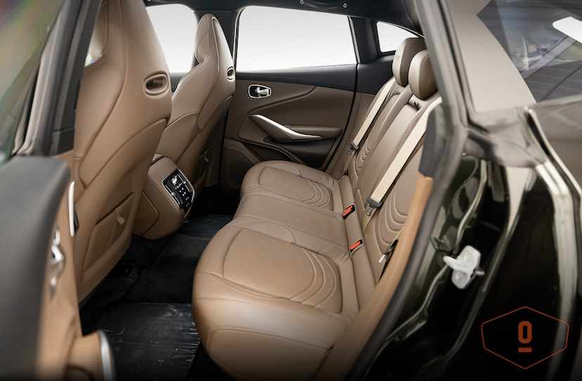 Foto do veículo ASTON MARTIN DBX   2022 3.514 KM 1.990.000,00