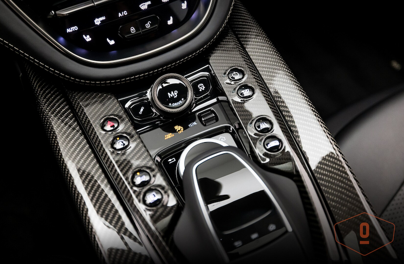 Foto do veículo ASTON MARTIN DBX707   2023 3.025 KM 2.390.000,00
