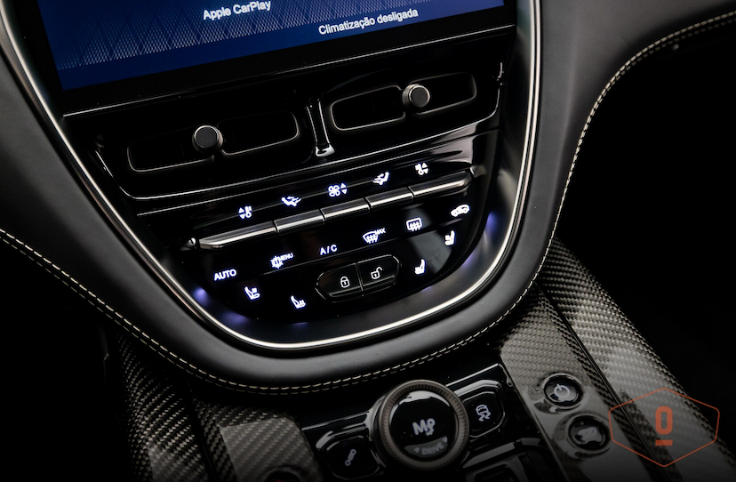 Foto do veículo ASTON MARTIN DBX707   2023 3.025 KM 2.390.000,00