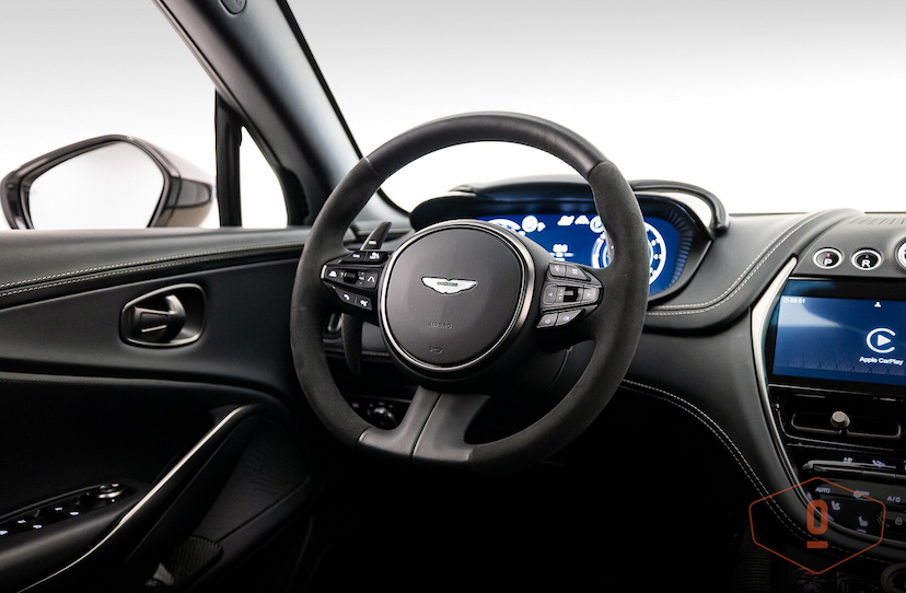 Foto do veículo ASTON MARTIN DBX707   2023 3.025 KM 2.390.000,00