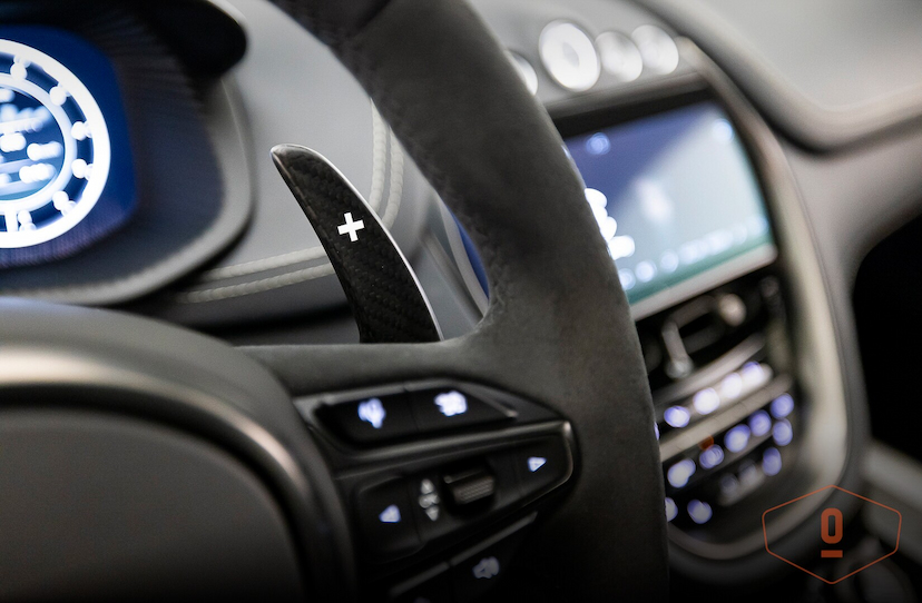 Foto do veículo ASTON MARTIN DBX707   2023 3.025 KM 2.390.000,00
