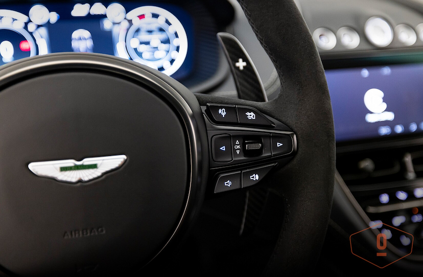 Foto do veículo ASTON MARTIN DBX707   2023 3.025 KM 2.390.000,00
