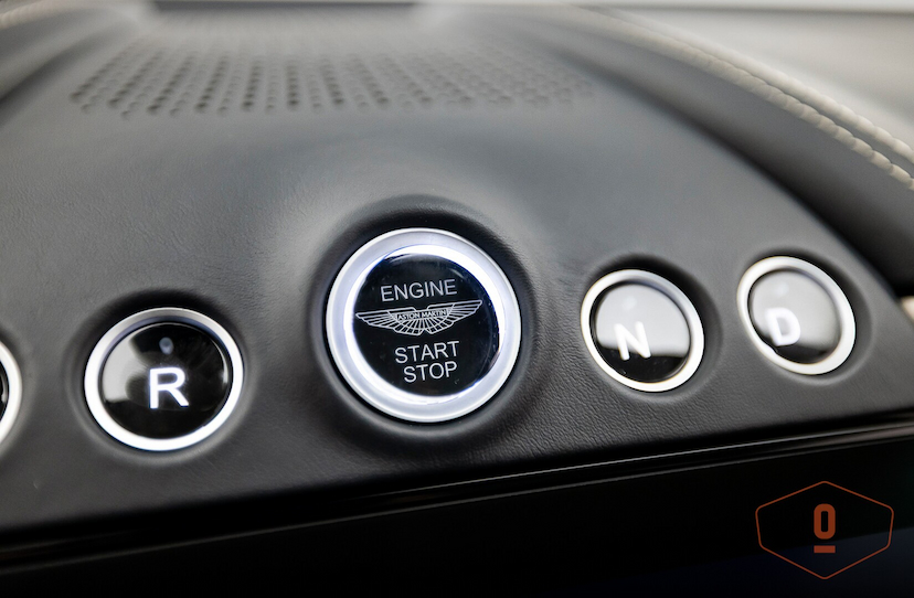 Foto do veículo ASTON MARTIN DBX707   2023 3.025 KM 2.390.000,00