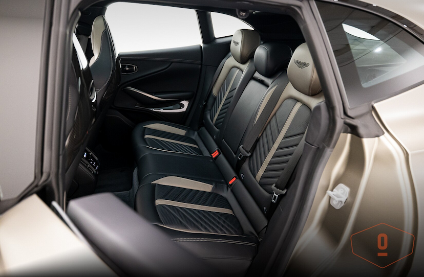 Foto do veículo ASTON MARTIN DBX707   2023 3.025 KM 2.390.000,00