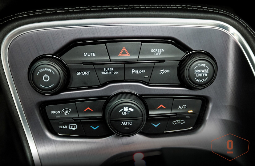 Foto do veículo DODGE CHALLENGER R/T SCAT PACK SHAKER TORQUEFLITE 2018 12 KM 700.000,00