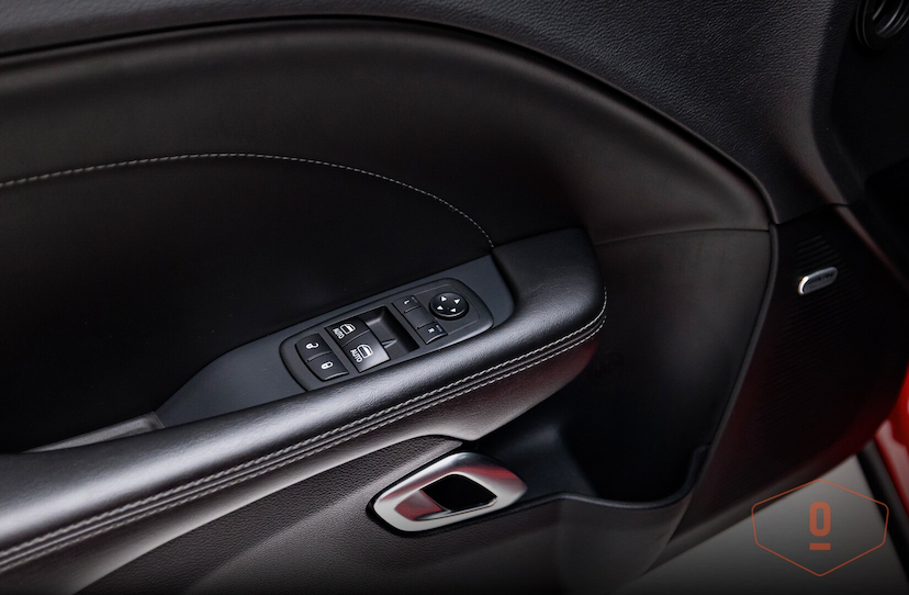 Foto do veículo DODGE CHALLENGER R/T SCAT PACK SHAKER TORQUEFLITE 2018 12 KM 700.000,00