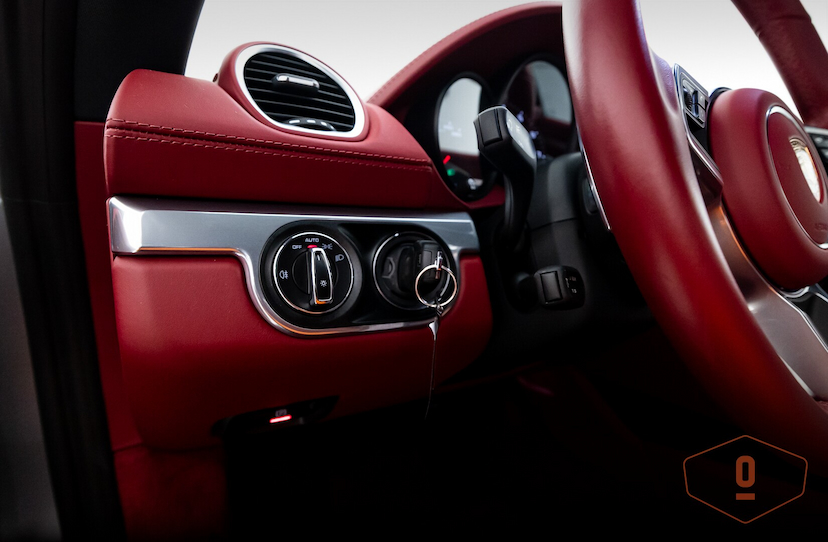 Foto do veículo PORSCHE 718 CAYMAN  2.569 KM 570.000,00