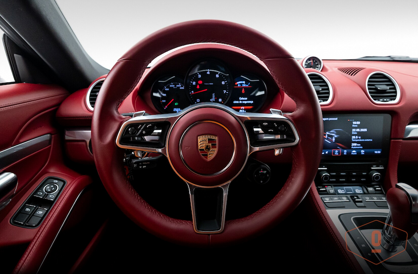 Foto do veículo PORSCHE 718 CAYMAN  2.569 KM 570.000,00