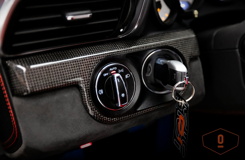 Foto do veículo PORSCHE 911 GT2 RS 2018 15.936 KM 3.900.000,00