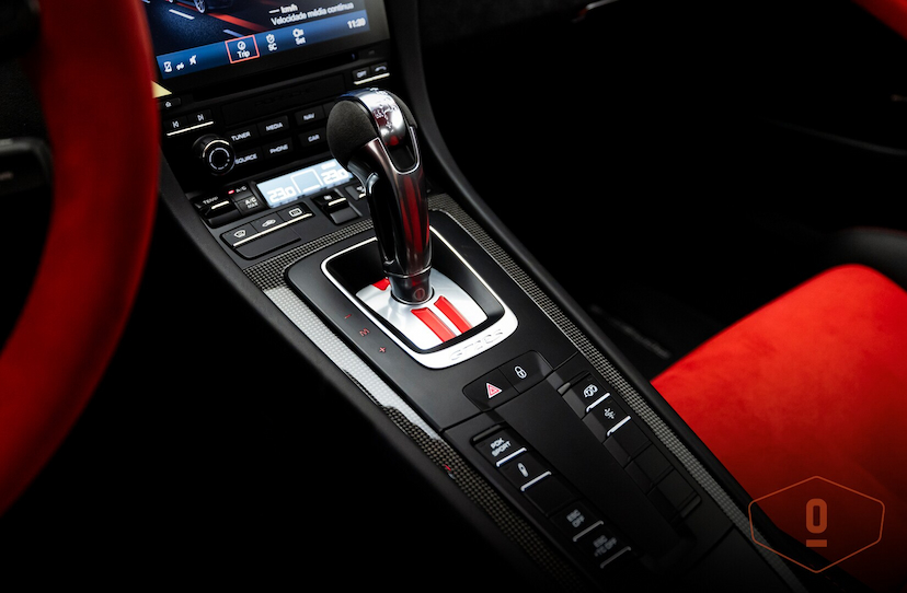 Foto do veículo PORSCHE 911 GT2 RS 2018 15 KM 3.900.000,00