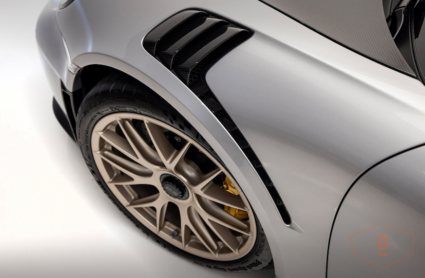 Foto do veículo PORSCHE 911 GT2 RS 2018 15 KM 3.900.000,00
