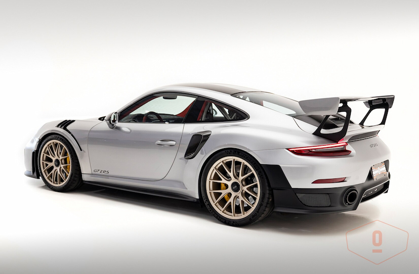 Foto do veículo PORSCHE 911 GT2 RS 2018 15 KM 3.900.000,00