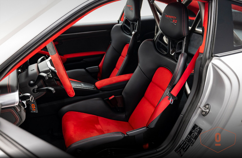 Foto do veículo PORSCHE 911 GT2 RS 2018 15.936 KM 3.900.000,00