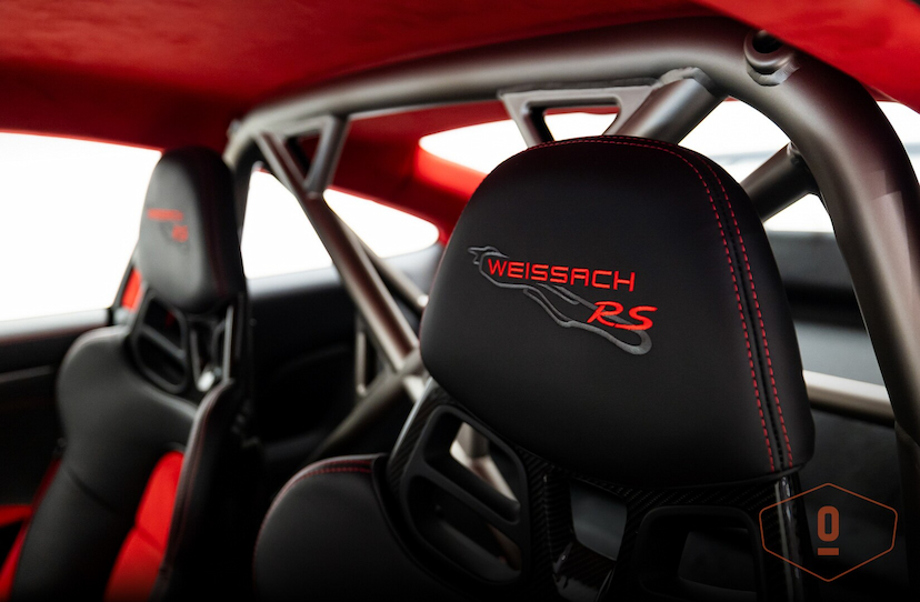 Foto do veículo PORSCHE 911 GT2 RS 2018 15 KM 3.900.000,00