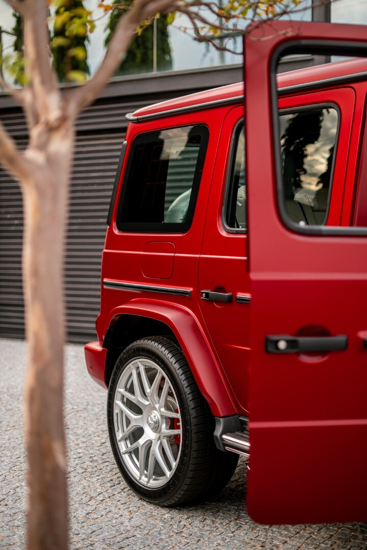 Foto do veículo MERCEDES-BENZ G 63 AMG 4MATIC 2023 15.049 KM 2.050.000,00