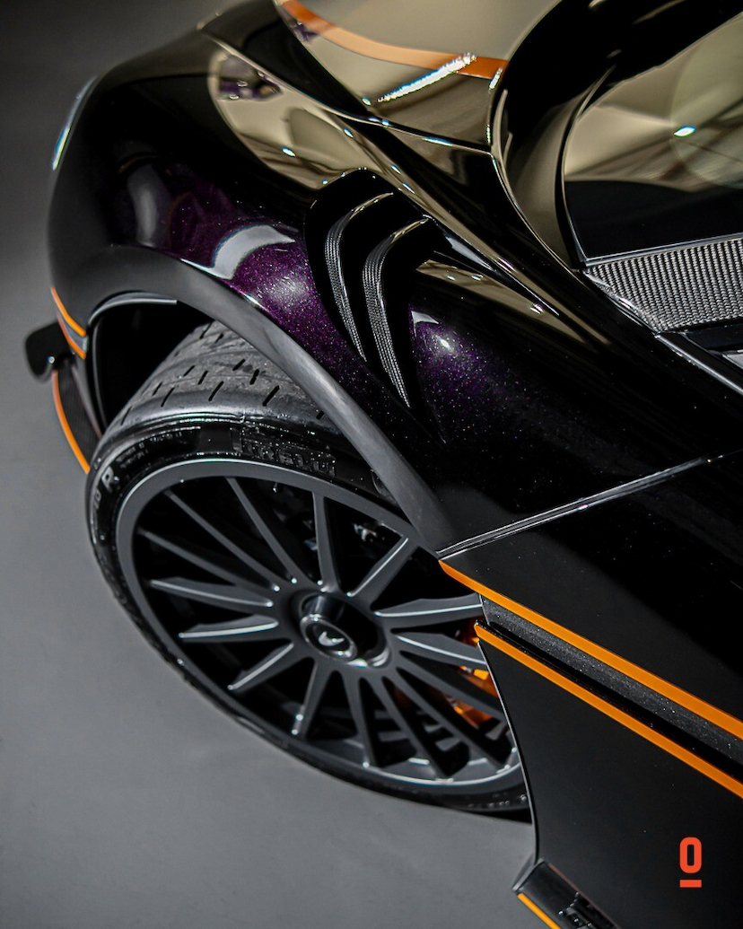 Foto do veículo MCLAREN 620R   2020 609 KM 3.390.000,00