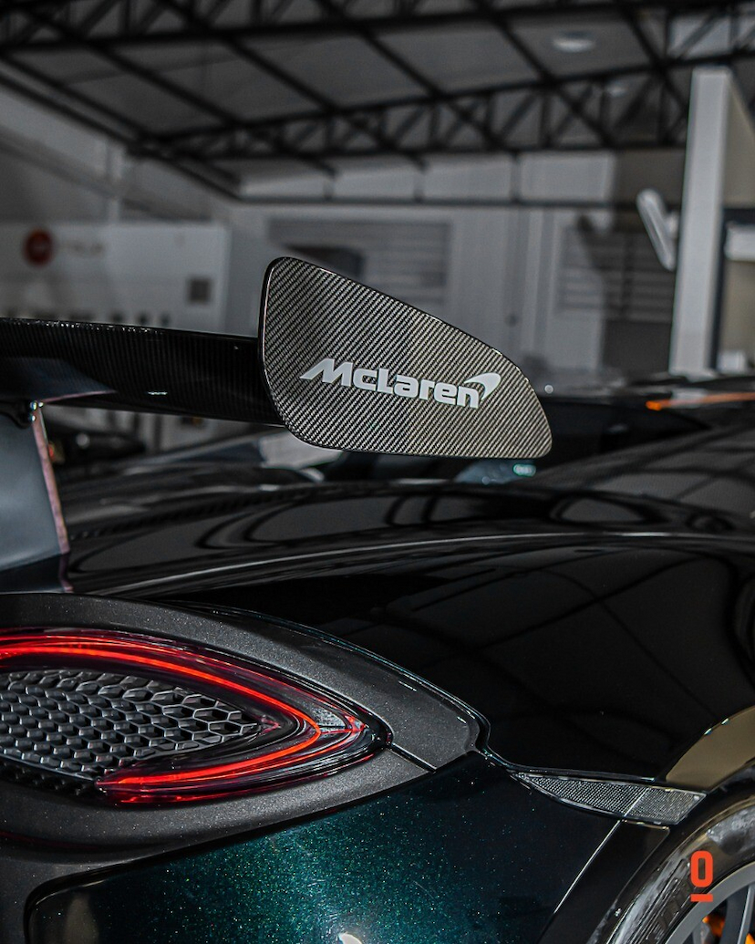 Foto do veículo MCLAREN 620R   2020 609 KM 3.390.000,00
