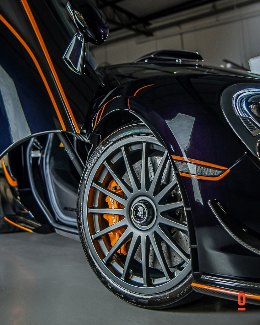 Foto do veículo MCLAREN 620R   2020 609 KM 3.390.000,00