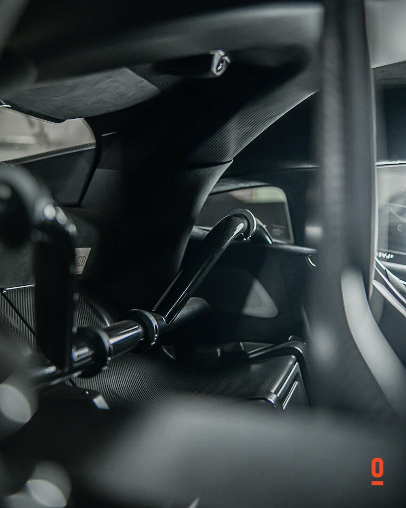 Foto do veículo MCLAREN 620R   2020 609 KM 3.390.000,00