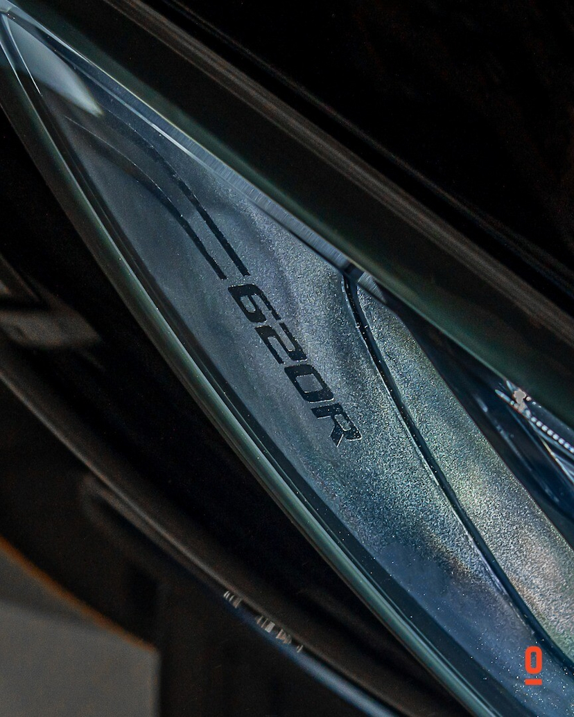 Foto do veículo MCLAREN 620R   2020 609 KM 3.390.000,00