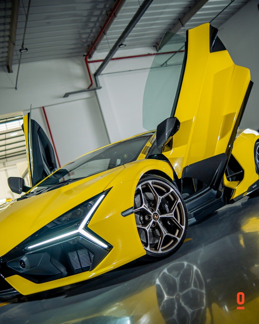 Foto do veículo LAMBORGHINI REVUELTO   2024 592 KM 7.600.000,00