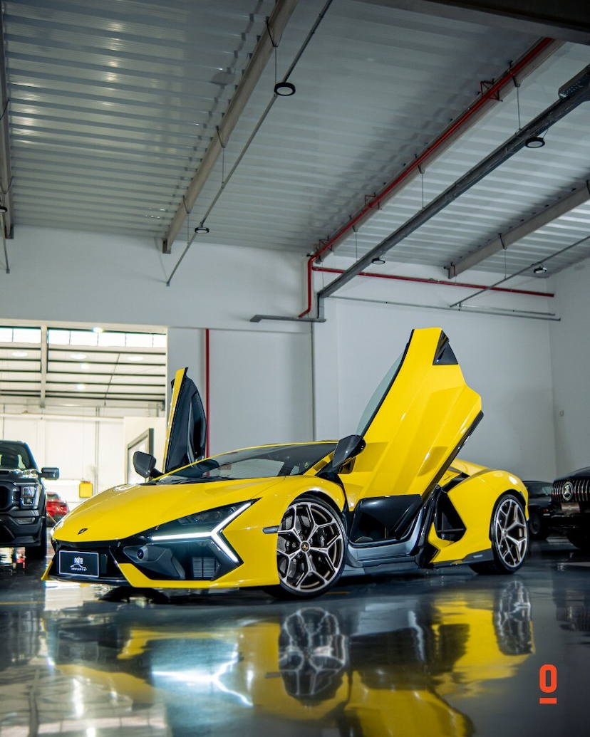 Foto do veículo LAMBORGHINI REVUELTO   2024 592 KM 7.600.000,00